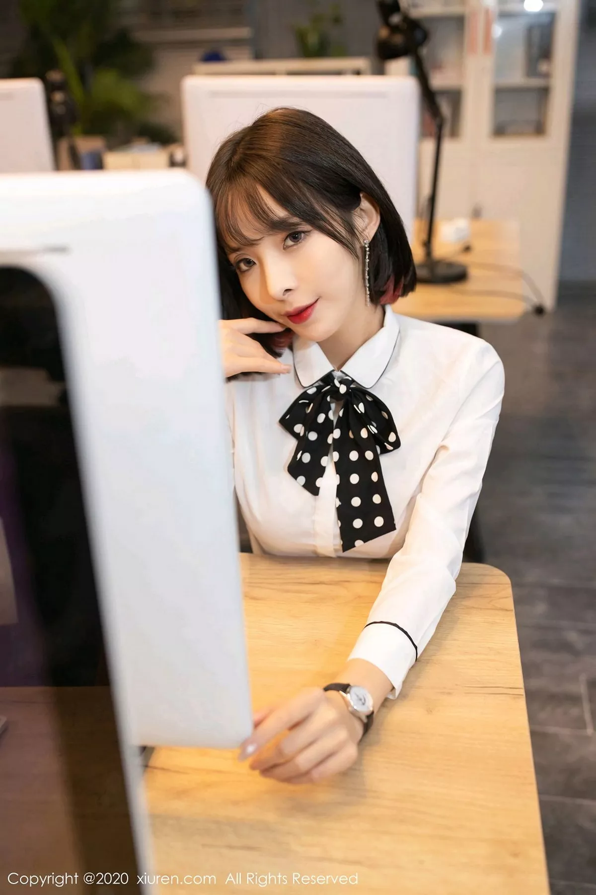 [XiuRen秀人网]第2755期陈小喵写真-秀人资源网